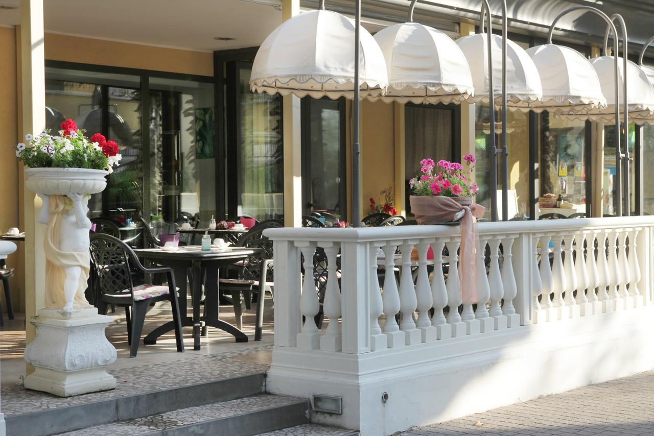 Hotel La Nidiola Riccione Eksteriør billede